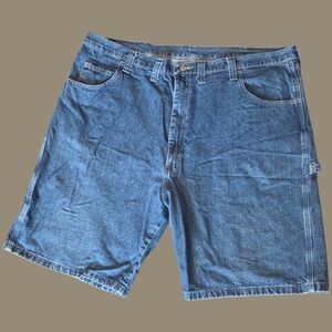 Wrangler Blue Jean Shorts Relaxed Fit and Medium Stone Wash